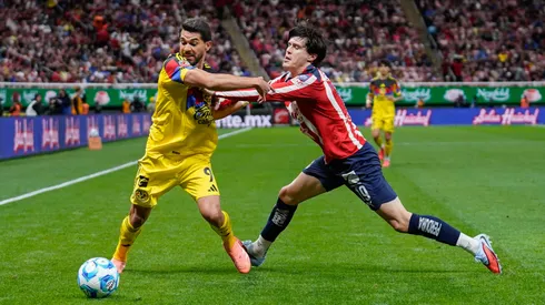 Chivas provocó problemas en el vestidor del América.

