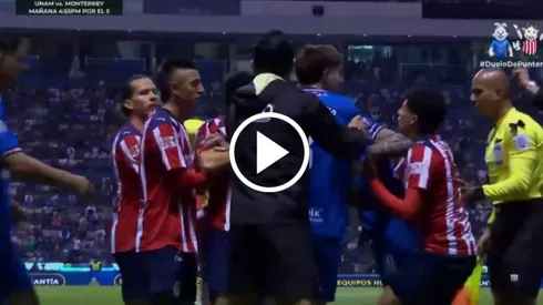 Rápida bronca entre Cruz Azul vs. Chivas.
