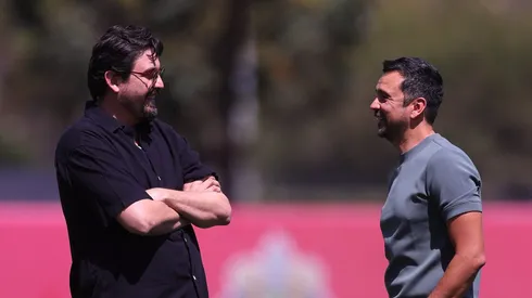 Amaury Vergara y Javier Mier fueron al entrenamiento de Chivas.
