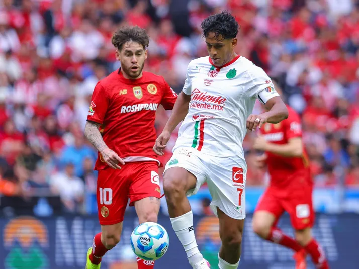 La lesión de Luis Romo pone en jaque a Chivas