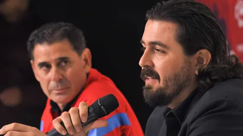 Fernando Hierro feliz con Amaury Vergara. 
