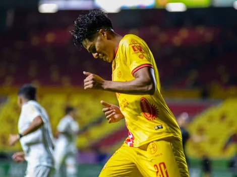 El ex Chivas que fue expulsado por dos amarillas en la misma jugada