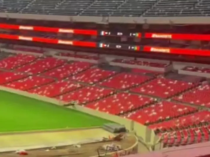 Así luce el Estadio Azteca con los colores rojiblancos