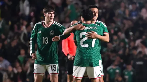 Roberto Alvarado es inamovible para Milito y el Vasco.
