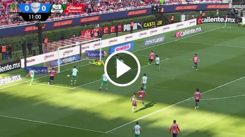 Gol de Armando González para el 1-0 de Chivas ante Santos Laguna.
