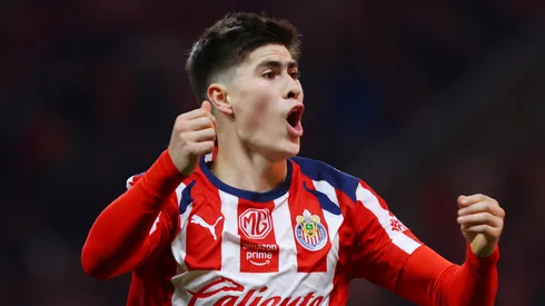 Armando González recibió gran ovación en el Estadio Akron.