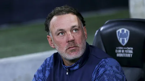 Milito dio de qué hablar en Chivas vs. Rayados.