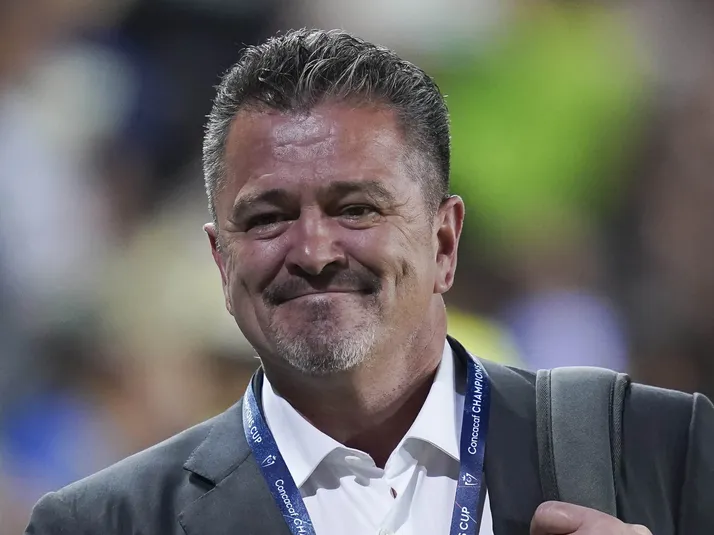 Carlos Hermosillo destruyó a Guillermo Ochoa y pidió al Tala como titular en el Tri