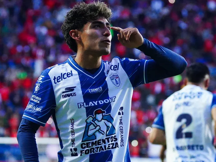 ¿Cuánto debería pagar Chivas a Pachuca por Elías Montiel?