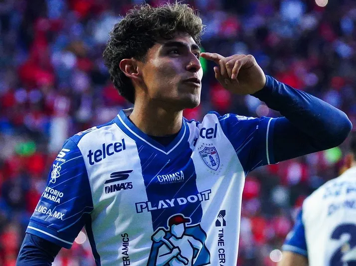 Destapan la postura de Pachuca ante la posibilidad de vender a Elías Montiel por Yael Padilla