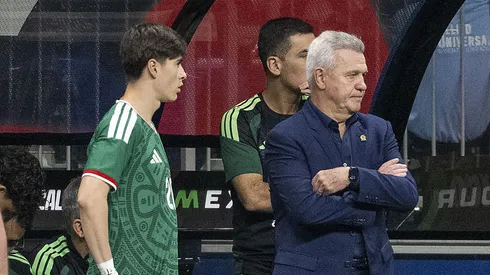 Javier Aguirre espera a los competidores de la Hormiga y Ledezma.