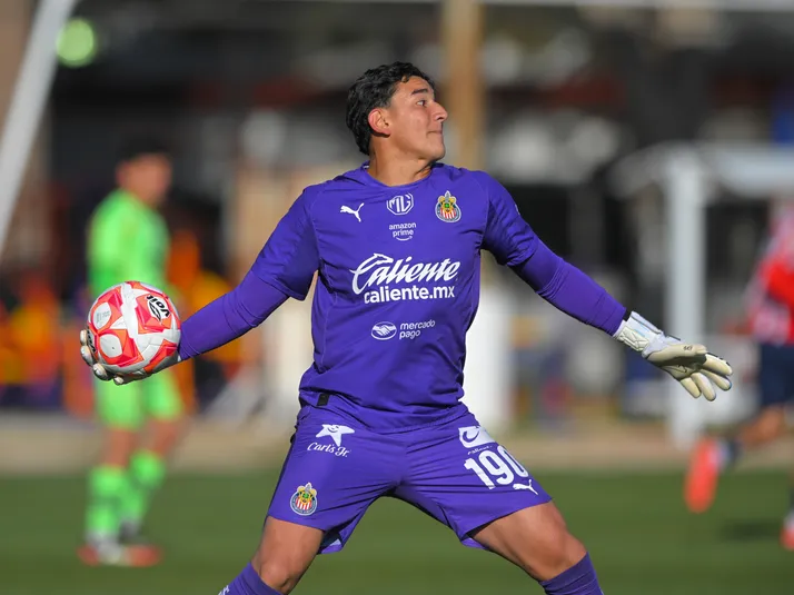 El portero que Milito sigue de cerca