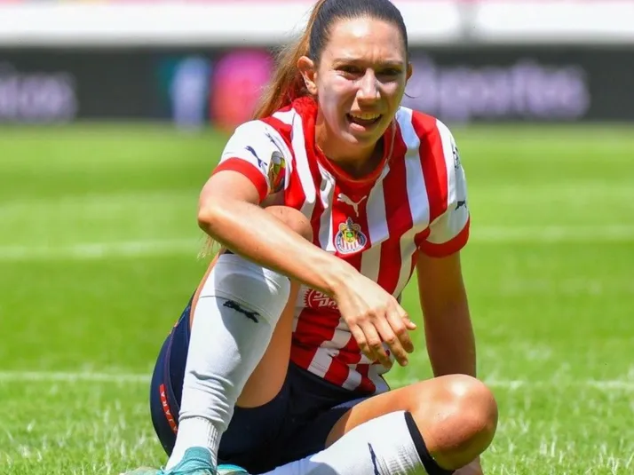 Así compite Adriana Iturbide por el liderato de goleo