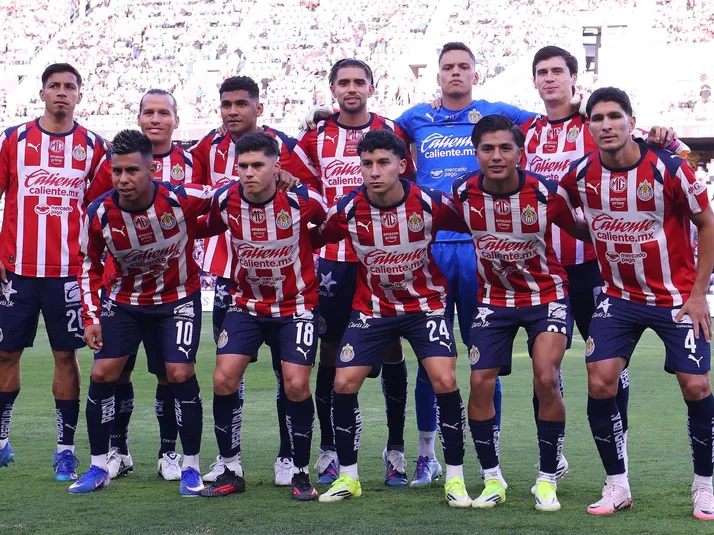 Fue apenas su primer partido con Chivas y la afición ya lo está reventando