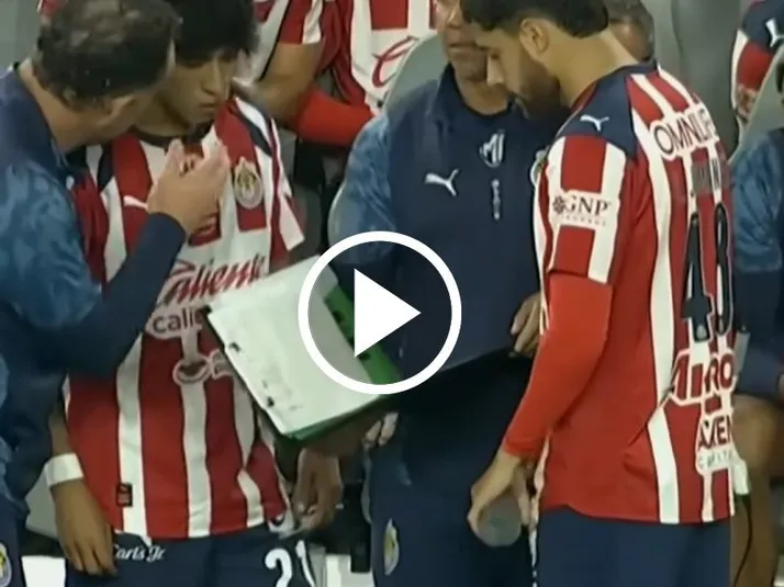 El abrazo paternal de Gabriel Milito a Hugo Mata previo a su debut en Chivas vs. Atlas