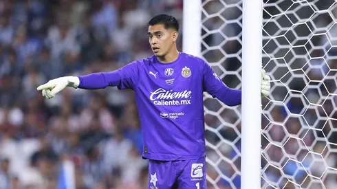 Raúl Rangel termina contrato con Chivas hasta 2028.