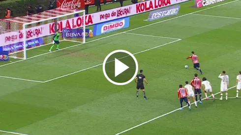 Gol de Armando González por la vía penal