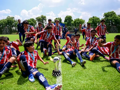 ¡Chivas campeón! La Sub-14 goleó a Pachuca y levantó el título