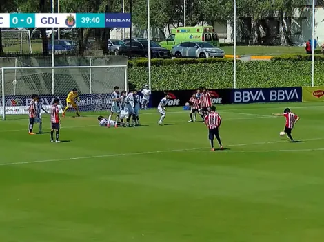 Blooper del portero y golazo de Chivas Sub-14