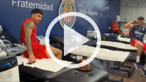 Roberto Alvarado causó polémica con una pesada broma a Bryan González.