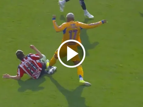 Arbitraje volvió a perjudicar a Chivas al comerse una expulsión gigante