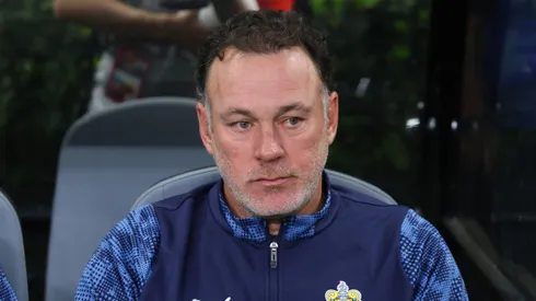 Gabriel Milito podría perder a Luis Romo por suspensión.