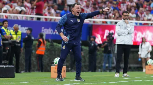 Gabriel Milito recupera a Richard Ledezma.