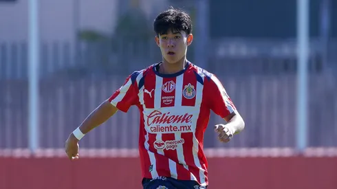 Hugo Mata anotó un golazo con Chivas Sub-21.