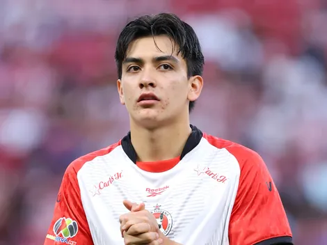 Afición de Chivas ovacionó a Gilberto Mora