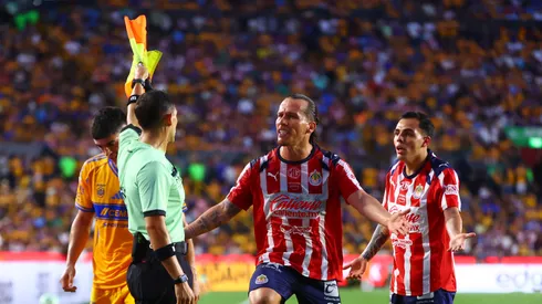 Chivas ya no quiere más polémica arbitral.