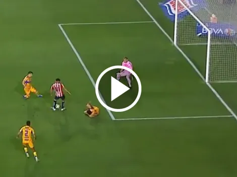El golazo con polémica de Ricardo Marín en Chivas vs. Tigres