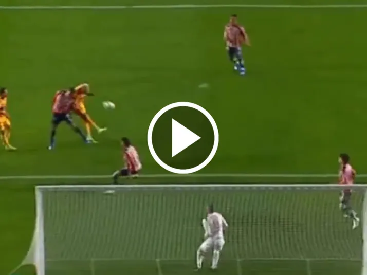 La espectacular atajada de Whalley en el Chivas vs. Tigres