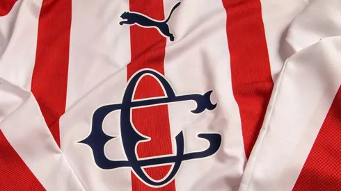 Así es la nueva playera de Chivas.