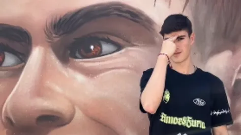 Armando González visitó su propio mural.
