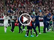 El emotivo festejo de Govea y Milito tras la remontada de Chivas