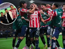¿Apoyó a Chivas o a Tigres? Alan Pulido presente en la remontada del Rebaño