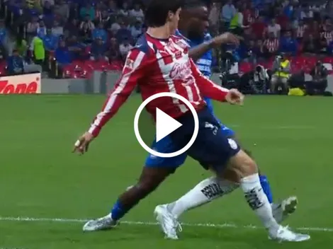 VAR perdonó expulsión a Cruz Azul tras plancha sobre Campillo