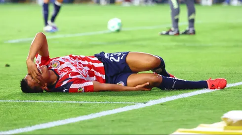 Daniel Aguirre entrenó con un fuerte vendaje.