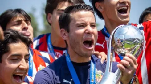 Luis Arce, el DT campeón con Chivas Sub-21.