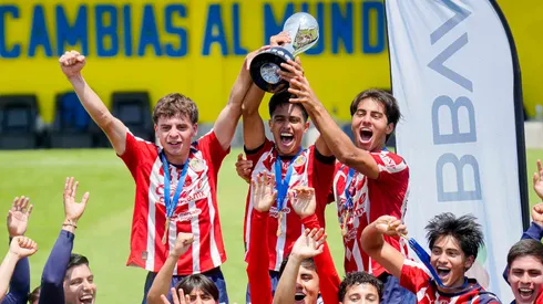 Los tres capitanes de Chivas Sub-21.