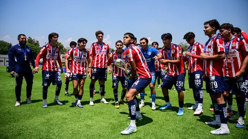 Las figuras de Chivas campeón Sub-21.