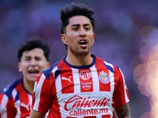 Afición de Chivas pide el gafete para Omar Govea