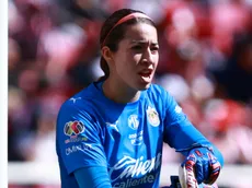 ¿Celeste Espino se va de Chivas?