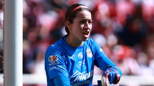 Celeste Espino saldría de Chivas.