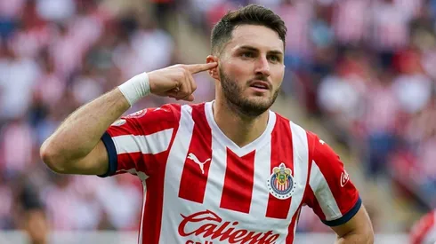 Aficionado pide que Chivas cambie sus estatutos para fichar al "Bebote"