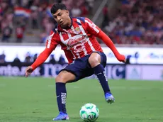Cotorro ganó más duelos que ningún otro jugador de Chivas