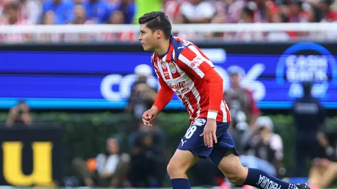 Jonathan Pérez no estaría en planes de salir de Chivas.
