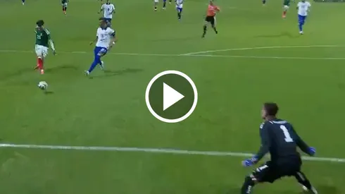 Brian Gutiérrez se perdió un gol cantado.