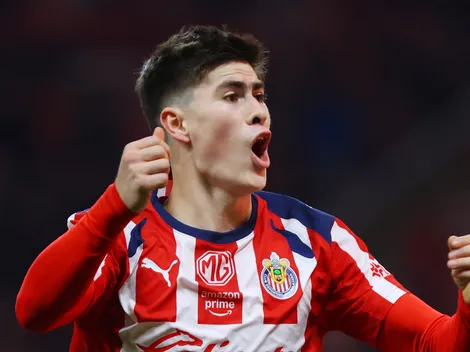 Armando González recibe el premio al mejor jugador del Clausura 2026
