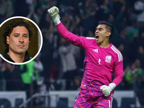 El gesto de Guillermo Ochoa con Raúl Rangel tras perder la titularidad
